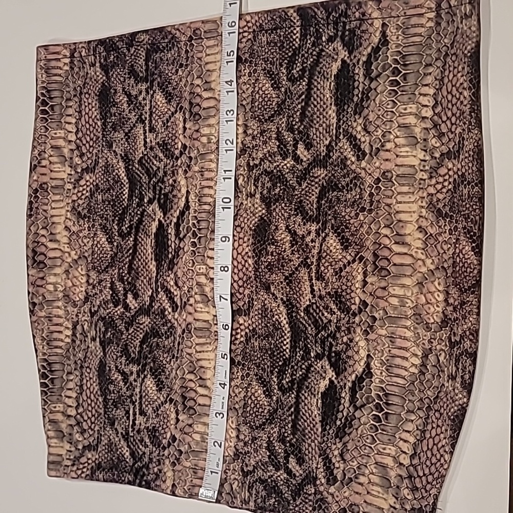 Venti6 Snake Skin Pattern Suede Skirt Mini Pink Black Large - Picture 9 of 10